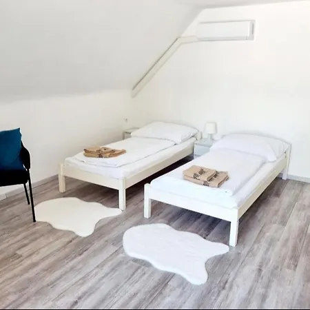 Black&white Apartman *